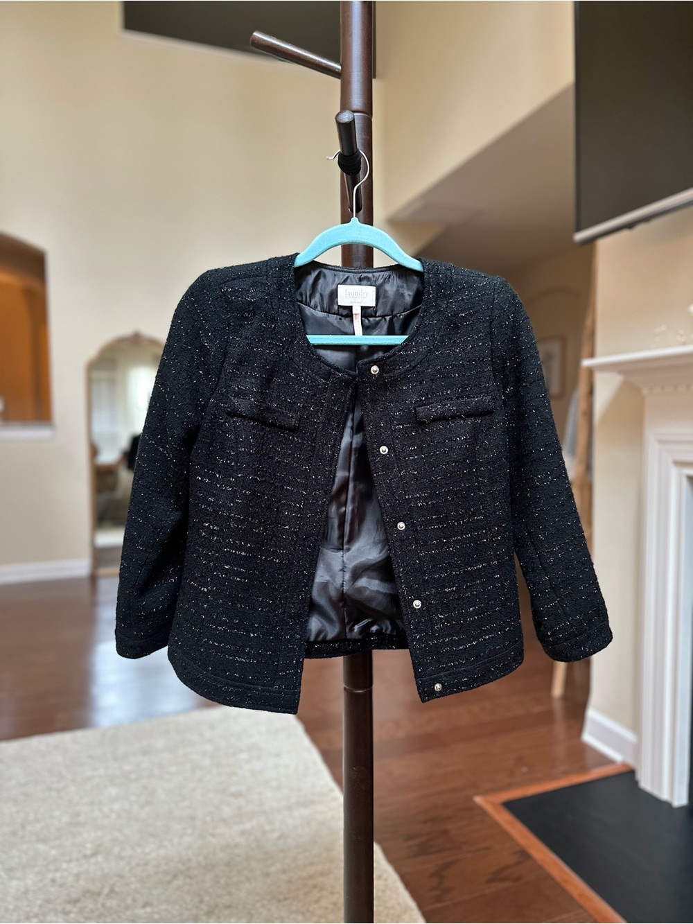 Black Tweed Snap-Front Collarless Jacket Size 2                Like New Stylish